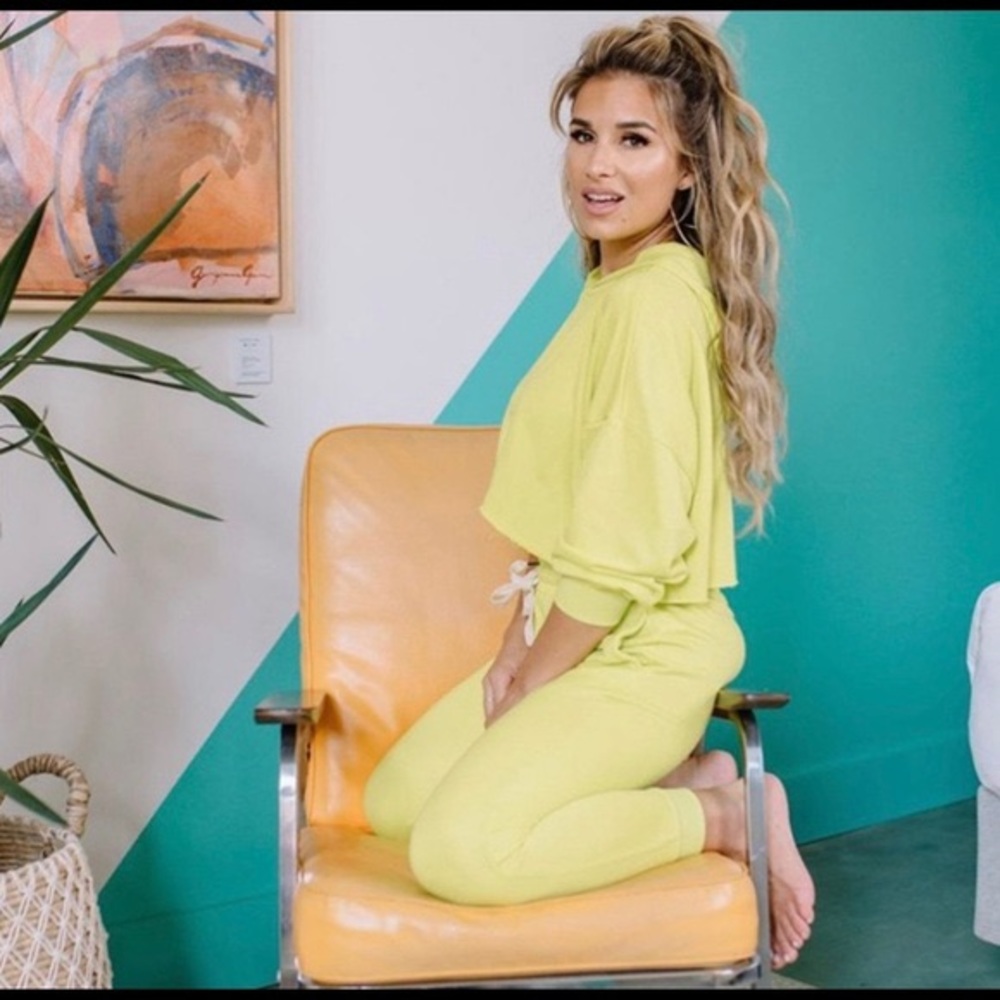 Kittenish joggers JJD Jessie James Decker